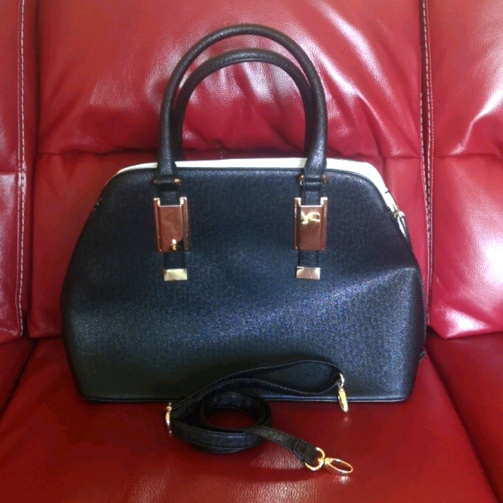 Aldo - Picture 1 of 3